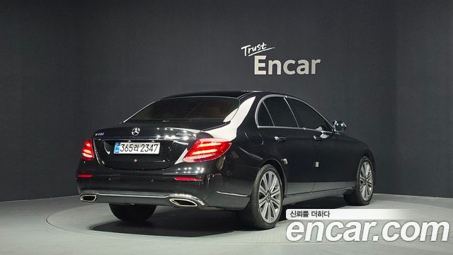 Mercedes-Benz E-Class W213 E450 4MATIC Exclusive - фото 1