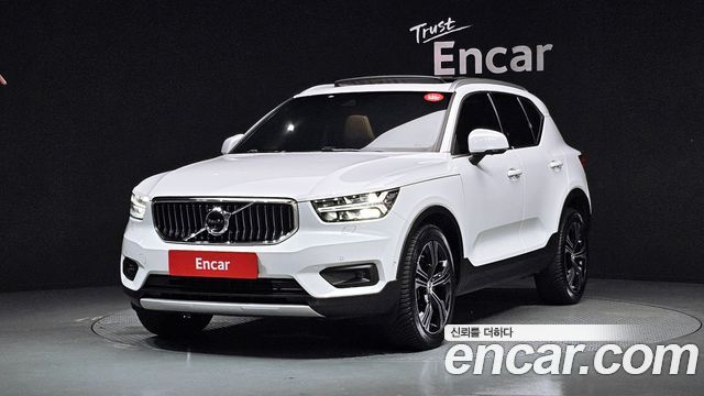 Volvo XC40 T4 Inscription - фото 0