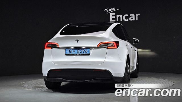 Tesla Model Y RWD - фото 3