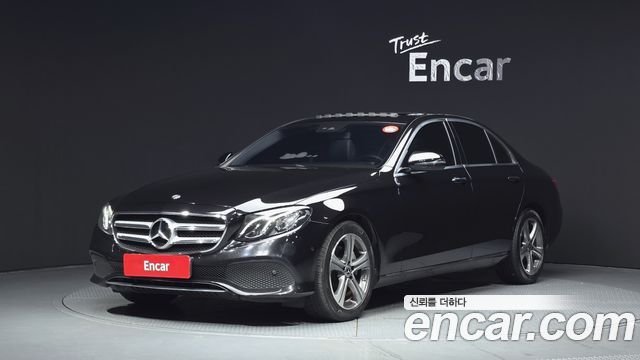 Mercedes-Benz E-Class W213 E200 Avantgarde - фото 0