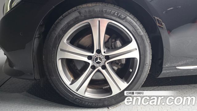 Mercedes-Benz E-Class W213 E200 Avantgarde - фото 4