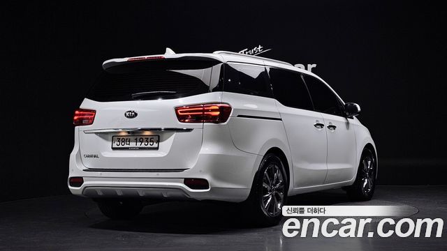 Kia Carnival Новый 9-Seater Noblesse - фото 1