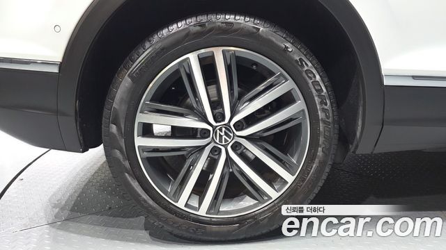 Volkswagen Tiguan 2-го поколения 2.0 TDI 4Motion Prestige - фото 4