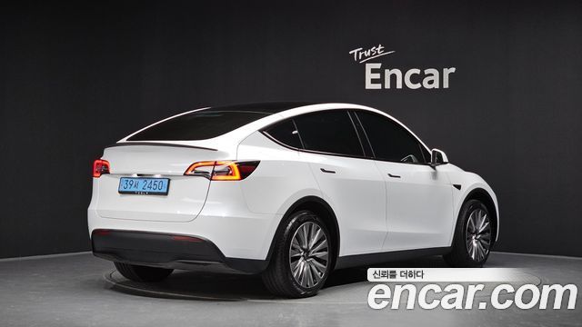 Tesla Model Y RWD - фото 0