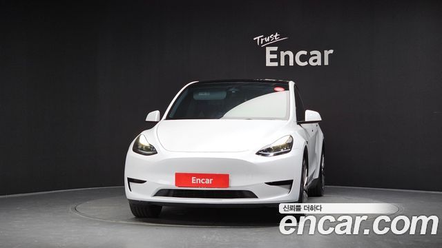 Tesla Model Y RWD - фото 1