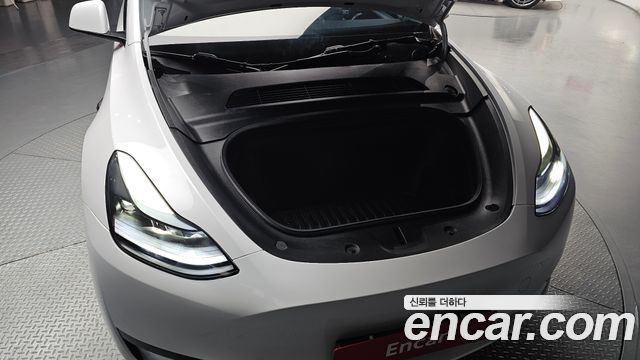 Tesla Model Y RWD - фото 4