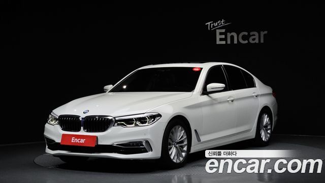BMW 5-Series G30 520d xDrive Luxury Plus - фото 0
