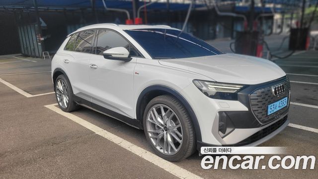 Audi Q4 e-tron F4 45 Premium - фото 1