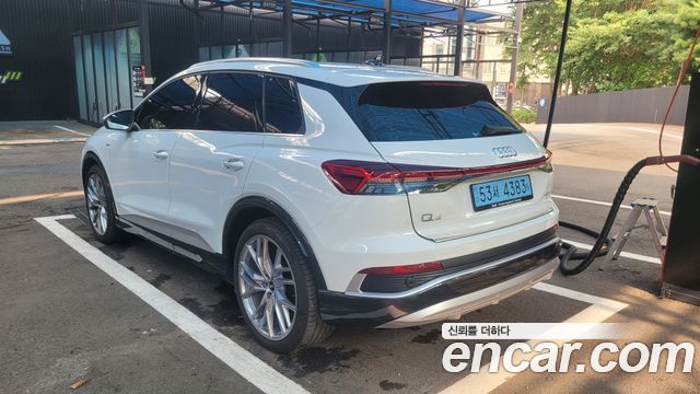 Audi Q4 e-tron F4 45 Premium - фото 2