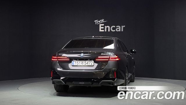 BMW 5-Series G60 530e xDrive M Sport Pro - фото 3