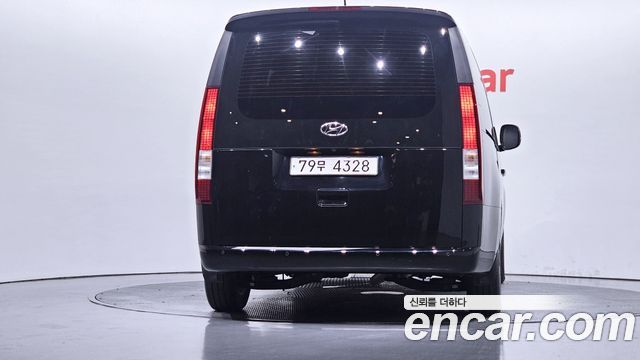 Hyundai Staria Tourer 11-Seater Modern - фото 3
