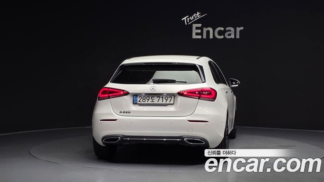 Mercedes-Benz A-Class W177 A220 Hatchback - фото 3