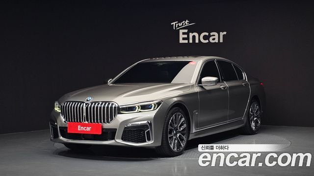 BMW 7-Series G11 740i M Sport - фото 0