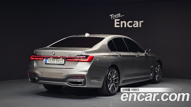 BMW 7-Series G11 740i M Sport - фото 1
