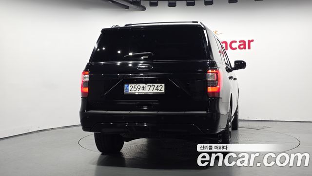 Ford Expedition Platinum 4WD 7Seater - фото 3