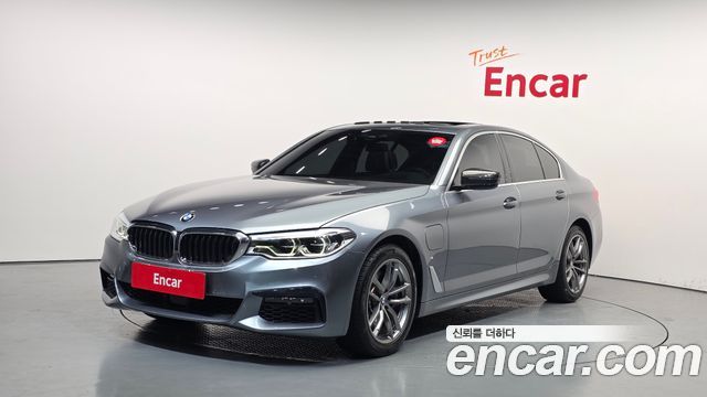 BMW 5-Series G30 530e M Sport - фото 0
