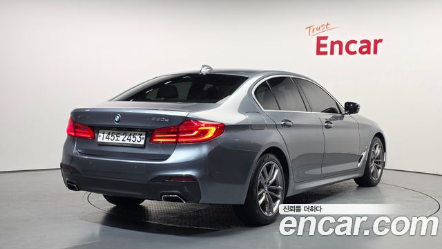BMW 5-Series G30 530e M Sport - фото 1