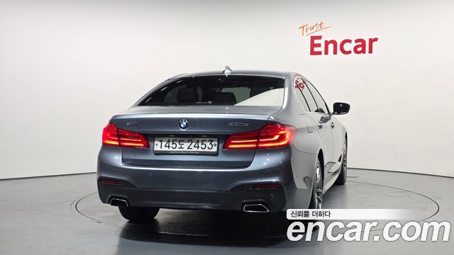 BMW 5-Series G30 530e M Sport - фото 3