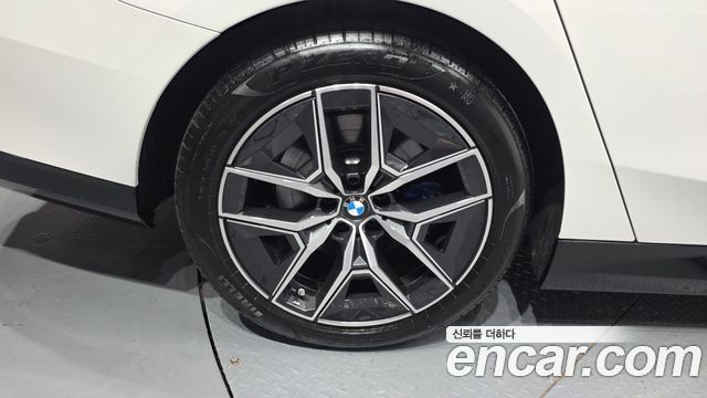 BMW 5-Series G60 520i M Sport - фото 3