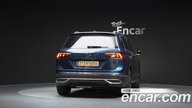 Volkswagen Tiguan 2-го поколения 2.0 TDI Premium - фото 3