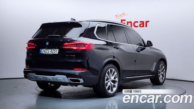 BMW X5 G05 xDrive 45e xLine - фото 1