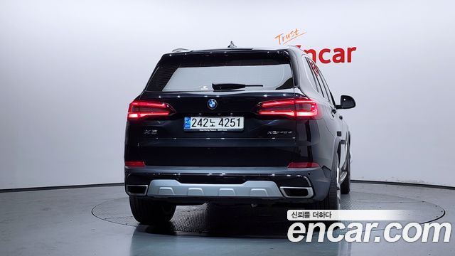 BMW X5 G05 xDrive 45e xLine - фото 3