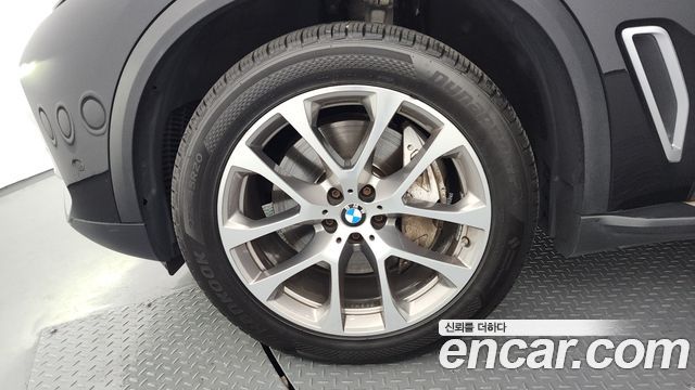 BMW X5 G05 xDrive 45e xLine - фото 4