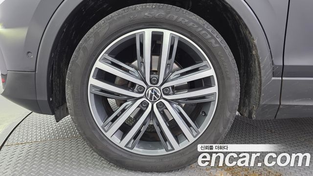 Volkswagen Tiguan 2-го поколения 2.0 TDI 4Motion Prestige - фото 4