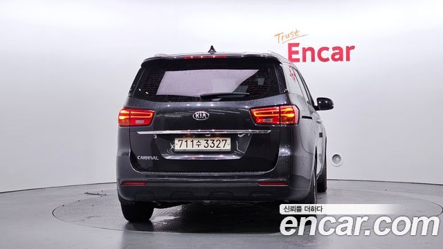 Kia Carnival Новый 11-Seater Prestige - фото 3