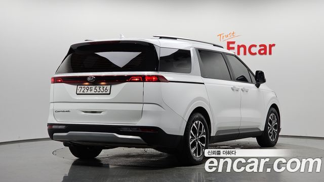 Kia Carnival 4-го поколения 11-Seater Prestige - фото 0