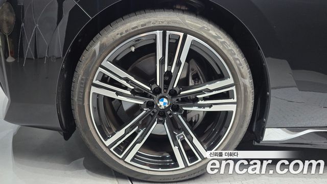 BMW i7 G70 xDrive 60 M sport - фото 4