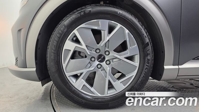 Genesis GV60 Standard - фото 3