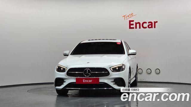 Mercedes-Benz E-Class W213 E220d 4MATIC AMG Line - фото 2