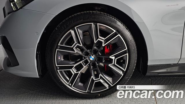 BMW 5-Series G60 530i xDrive M Sport Pro Special Edition - фото 3