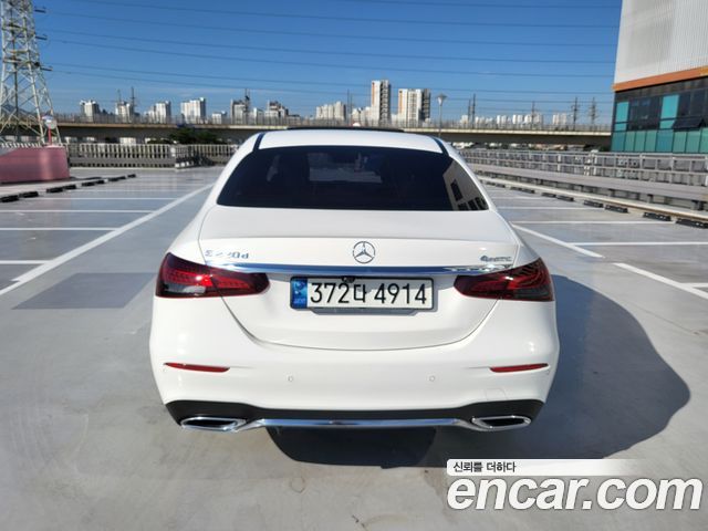 Mercedes-Benz E-Class W213 E220d 4MATIC AMG Line - фото 1