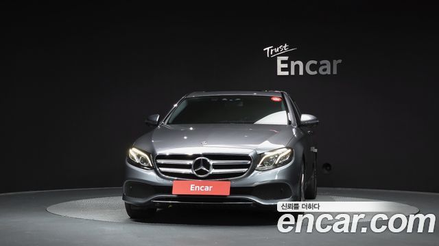 Mercedes-Benz E-Class W213 E300 4MATIC Avnatgarde - фото 2