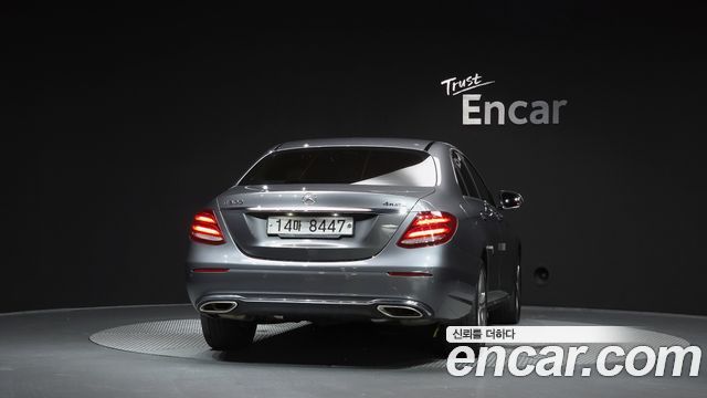Mercedes-Benz E-Class W213 E300 4MATIC Avnatgarde - фото 3