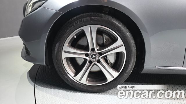 Mercedes-Benz E-Class W213 E300 4MATIC Avnatgarde - фото 4
