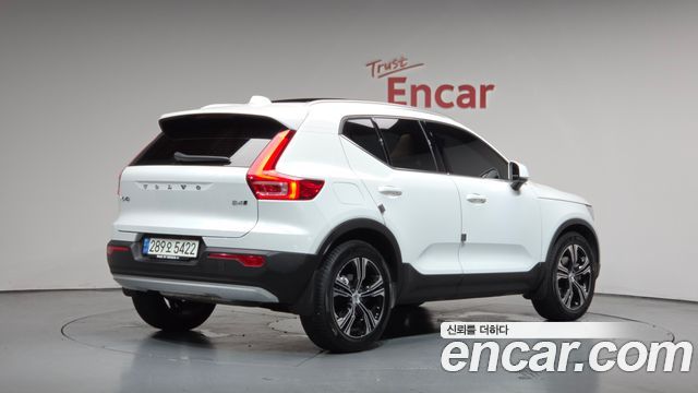 Volvo XC40 B4 Inscription - фото 0