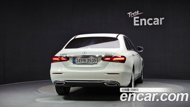Mercedes-Benz E-Class W213 E220d 4MATIC Exclusive - фото 3