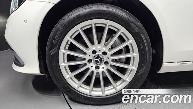 Mercedes-Benz E-Class W213 E220d 4MATIC Exclusive - фото 4