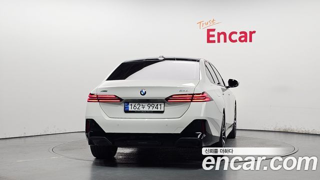 BMW 5-Series G60 530i xDrive M Sport - фото 2