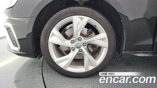 Audi A4 B9 40 TFSI Premium - фото 4