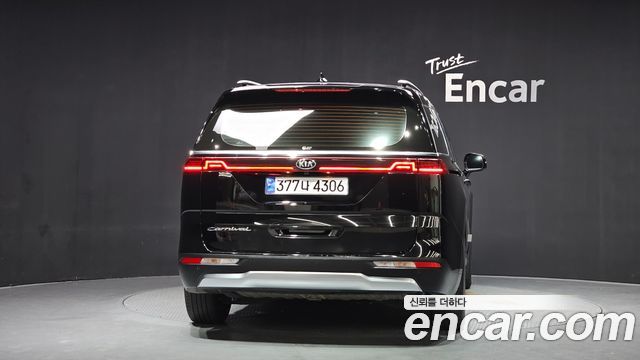 Kia Carnival 4-го поколения 9-Seater Noblesse - фото 3