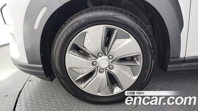 Hyundai Kona Premium - фото 4