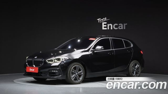 BMW 1-Series F40 120i Sports - фото 0