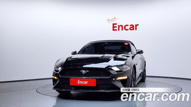 Ford Mustang Convertible - фото 2
