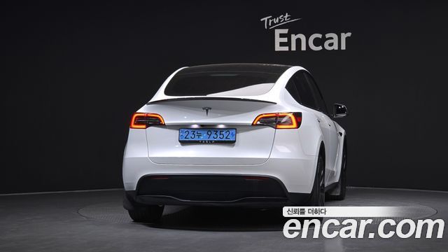 Tesla Model Y RWD - фото 3