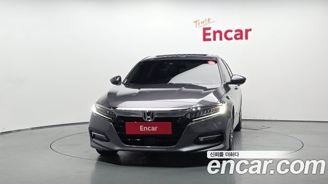 Honda Accord 10-го поколения 2.0 Hybrid Touring - фото 2