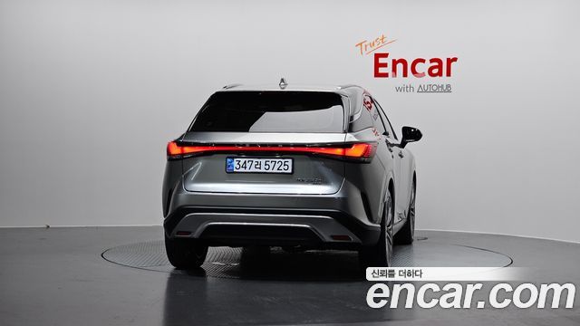 Lexus RX 5-го поколения Luxury - фото 2